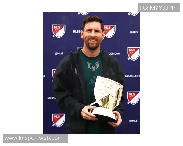 弗兰克盛赞梅西为最佳球员期待罗德里未来成为顶级教练